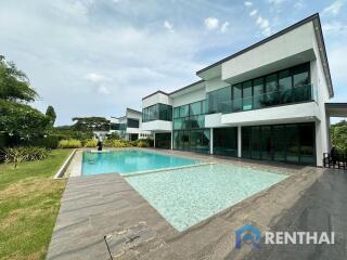 Luxury Pool Villa in Bangsare  Pattaya