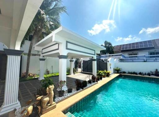 Single house with private pool for sale