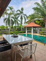Elegant 4-bedroom poolvilla with garden