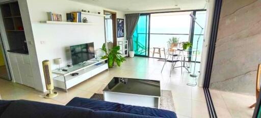 2-bedroom condo with stunning seaview