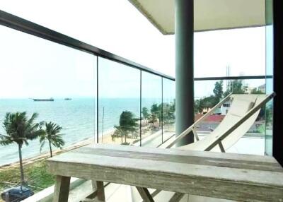 2-bedroom condo with stunning seaview