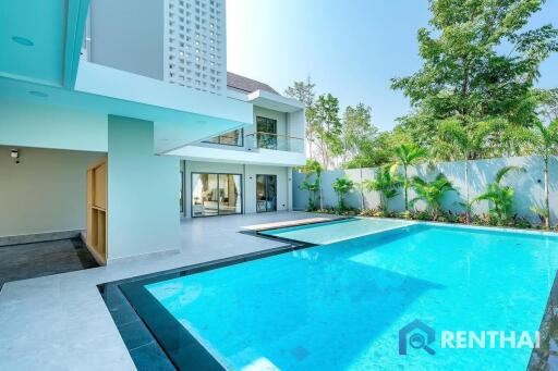 Ready to move in Luxury Nordic Pool Villa Pattaya