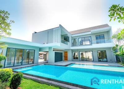 Ready to move in Luxury Nordic Pool Villa Pattaya