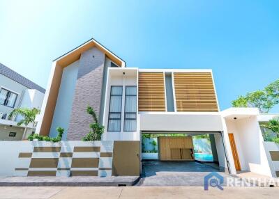 Ready to move in Luxury Nordic Pool Villa Pattaya