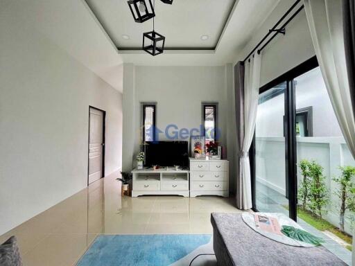 3 Bedrooms House in Ratanakorn Village 17 East Pattaya H011571