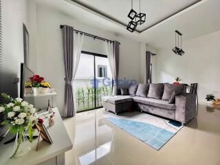 3 Bedrooms House in Ratanakorn Village 17 East Pattaya H011571