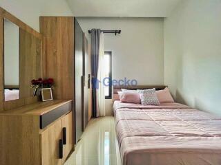 3 Bedrooms House in Ratanakorn Village 17 East Pattaya H011571