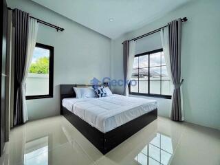 3 Bedrooms House in Ratanakorn Village 17 East Pattaya H011571