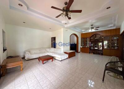 4 Bedrooms House East Pattaya H011568