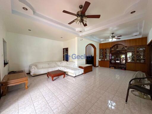 4 Bedrooms House East Pattaya H011568