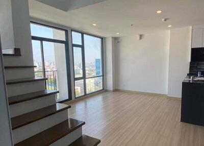 1-BR Condo at Bangkok Horizon Sathorn near BTS Saint Louis