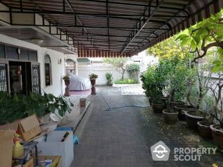 5-BR House in Chong Nonsi