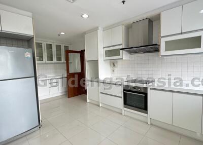 3-Bedrooms quiet condo with large balcony/terrace - Sathorn (Nanglinchi)