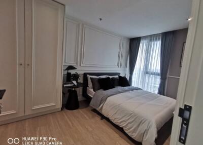 Modern and stylish bedroom with elegant decor