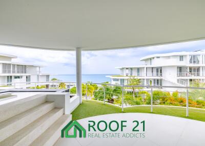 For Sale!! Luxurious Condos by the Sea. Beach front setting perfect for those seeking a peaceful life 2 Bedroom 186 Sqm. / P-0142K