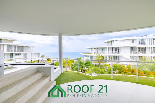 For Sale!! Luxurious Condos by the Sea. Beach front setting perfect for those seeking a peaceful life 2 Bedroom 186 Sqm. / P-0142K