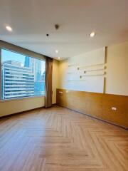 For Rent Bangkok Condo The Royal Saladaeng Sliom BTS Sala Daeng MRT Si Lom Bang Rak