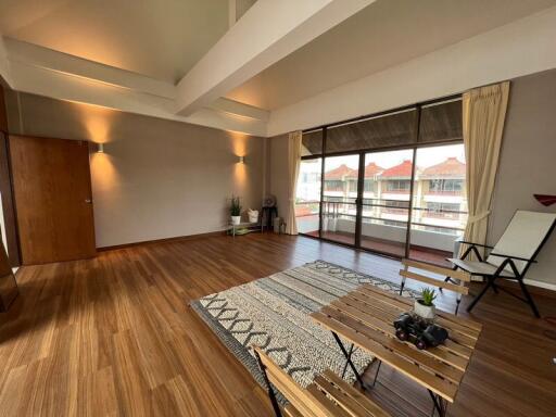 For Sale and Rent Bangkok Town House Pattanakarn Suan Luang