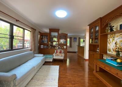 A family home for sale in Sankhampeang, Chiang Mai