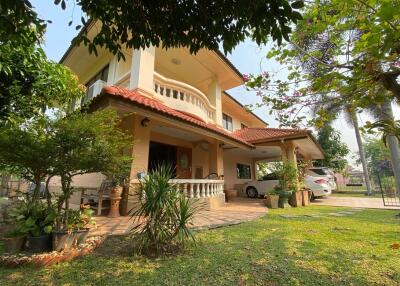 A family home for sale in Sankhampeang, Chiang Mai