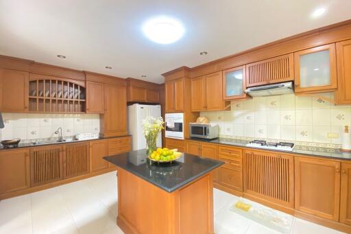 A family home for sale in Sankhampeang, Chiang Mai