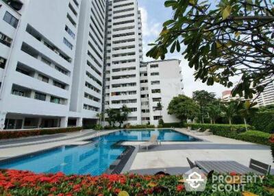 3-BR Condo at D.S. Tower 2 Sukhumvit 39 Condominium near MRT Sukhumvit