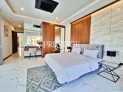 Whispering Palms Villas – 4 bed 5 bath in East Pattaya PP10481