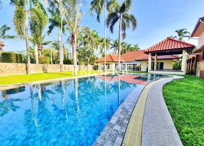 Whispering Palms Villas – 4 bed 5 bath in East Pattaya PP10481