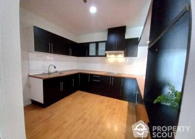 2-BR Apt. near BTS Phrom Phong