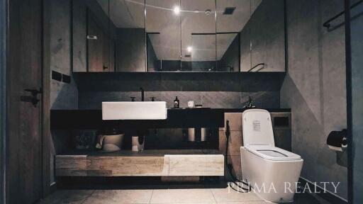 Modern bathroom with sleek design and stone textures