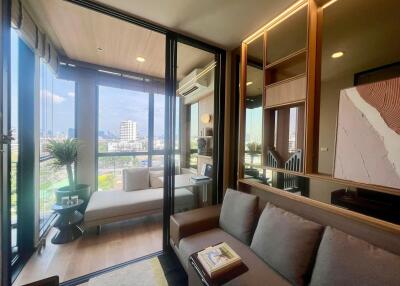Condo for Sale at The Issara Sathorn