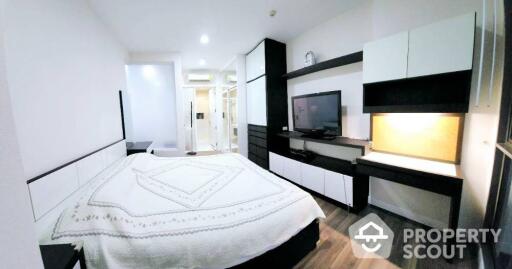 1-BR Condo at The Room Sukhumvit 62 near BTS Punnawithi