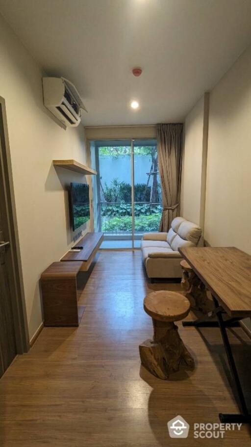 1-BR Condo at Q Prasarnmit near MRT Phetchaburi