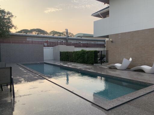 Private pool house in phrakanong