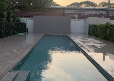Private pool house in phrakanong