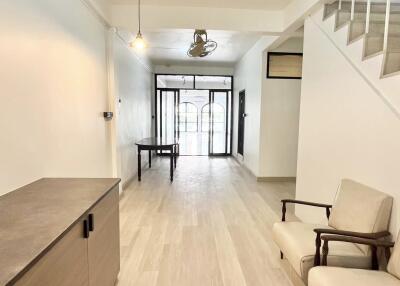Townhouse in Thonglor