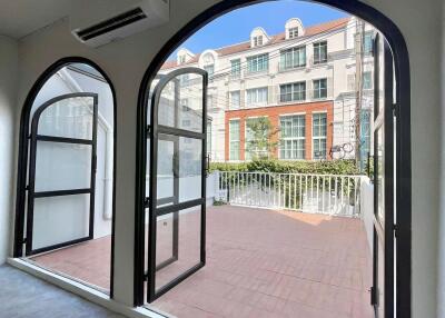 Townhouse in Thonglor