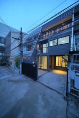 LOFT TOWNHOME EKKAMAI 22