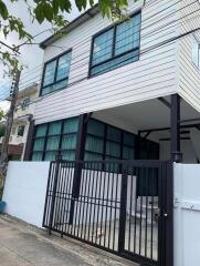 House for sale in Soi Ladprao 80