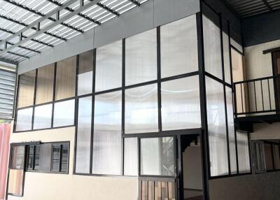 Warehouse for rent in Din Daeng