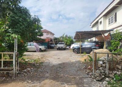 Land for sale in Ladprao Soi 1 Intersection 15