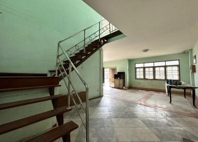 House for sale in Soi Suan Phak 19