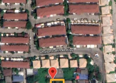 Land for sell in Soi Phaholyothin 48