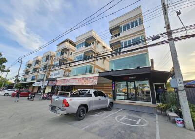 Single building for sell in Phutthamonthon Sai 1 Rd.