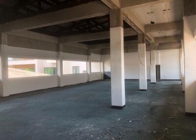 Warehouse for rent in Rama 4