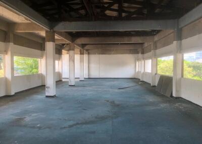 Warehouse for rent in Rama 4