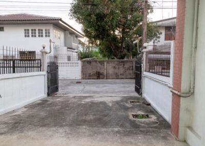 Spacious driveway of a residential home