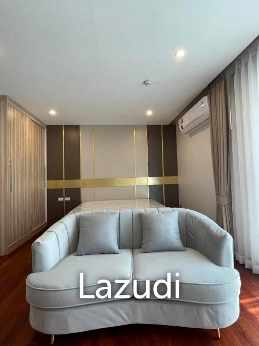 3 Bed 3 Bath 215 Sqm Service apartment for Rent