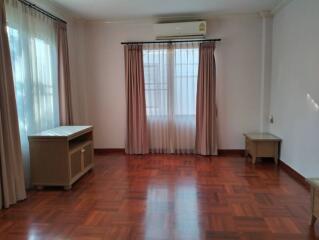 Single House in Thonglor