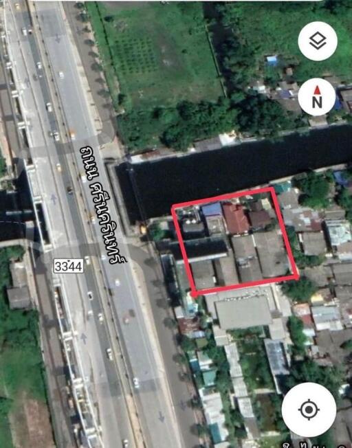 Land in Chaloem Phrakiat Rama 9 Rd.